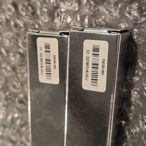 2 IL Makiage Concealers 3.5 - Picture 4 of 6